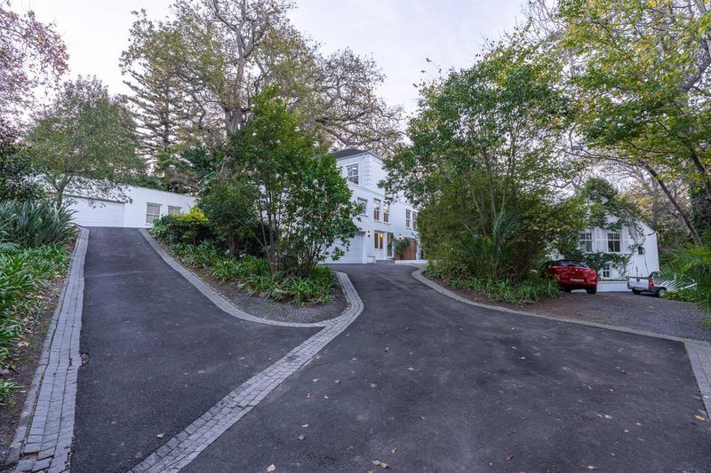 5 Bedroom Property for Sale in Constantia Western Cape